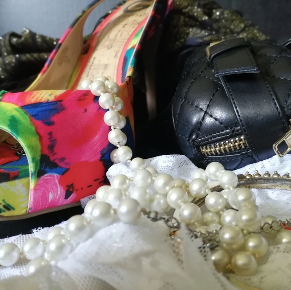 Meet your Posher, Sabrina - Picture 1 of 1